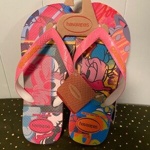 NWT Womens Disney Havaianas - Minnie and Daisy size 6/7